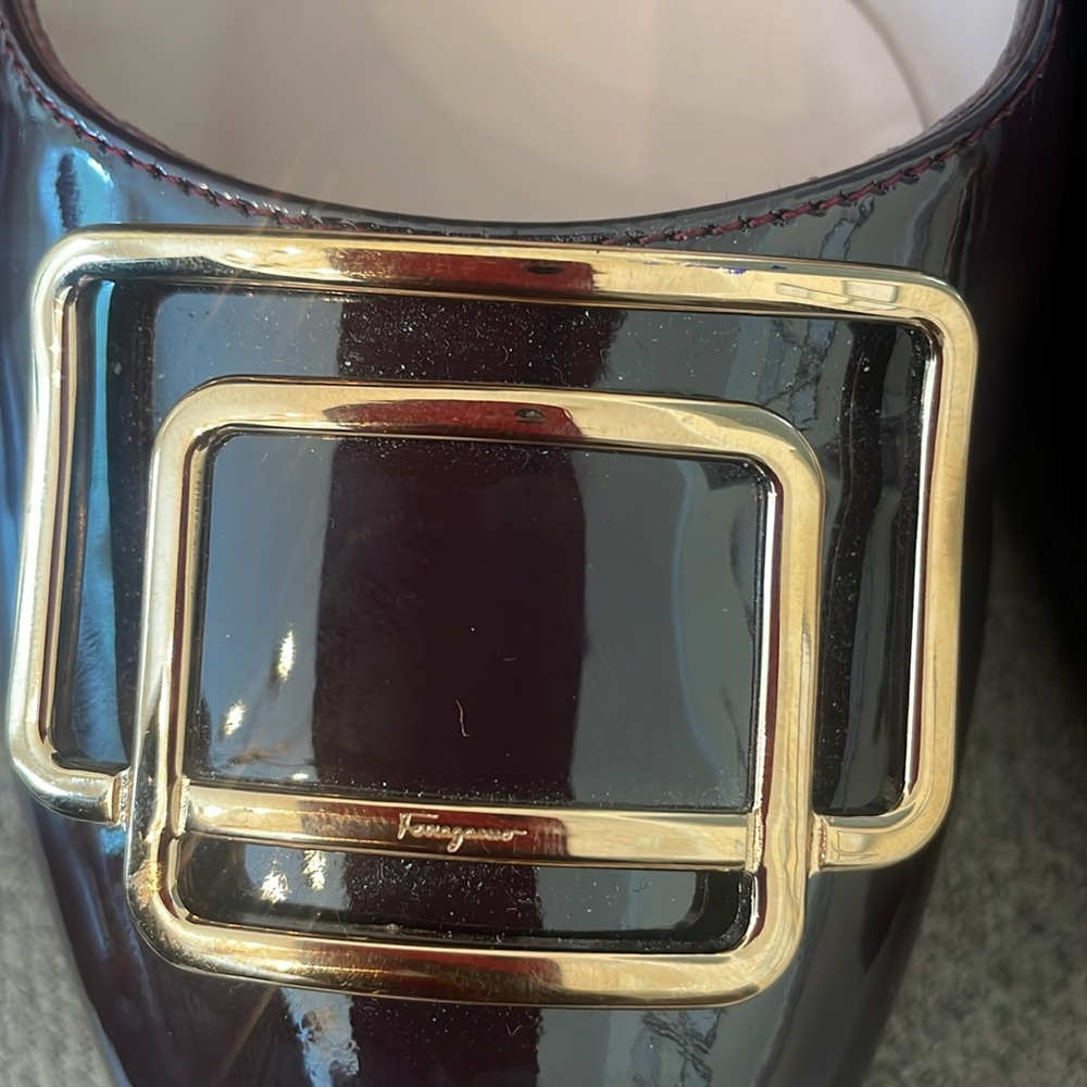 Salvatore Ferragamo burgundy patent leather block heels - Picture 2 of 6